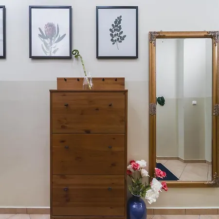 2 Bedroom Next To The Main Railway Station - By Upstairs * Kraków