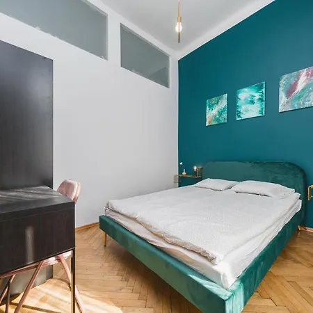アパート 2 Bedroom Next To The Main Railway Station - By Upstairs クラクフ