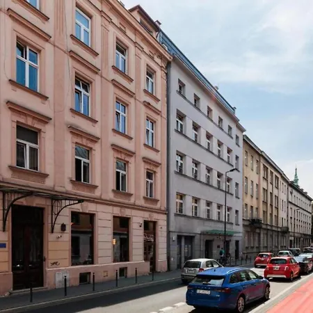 2 Bedroom Next To The Main Railway Station - By Upstairs * Краков